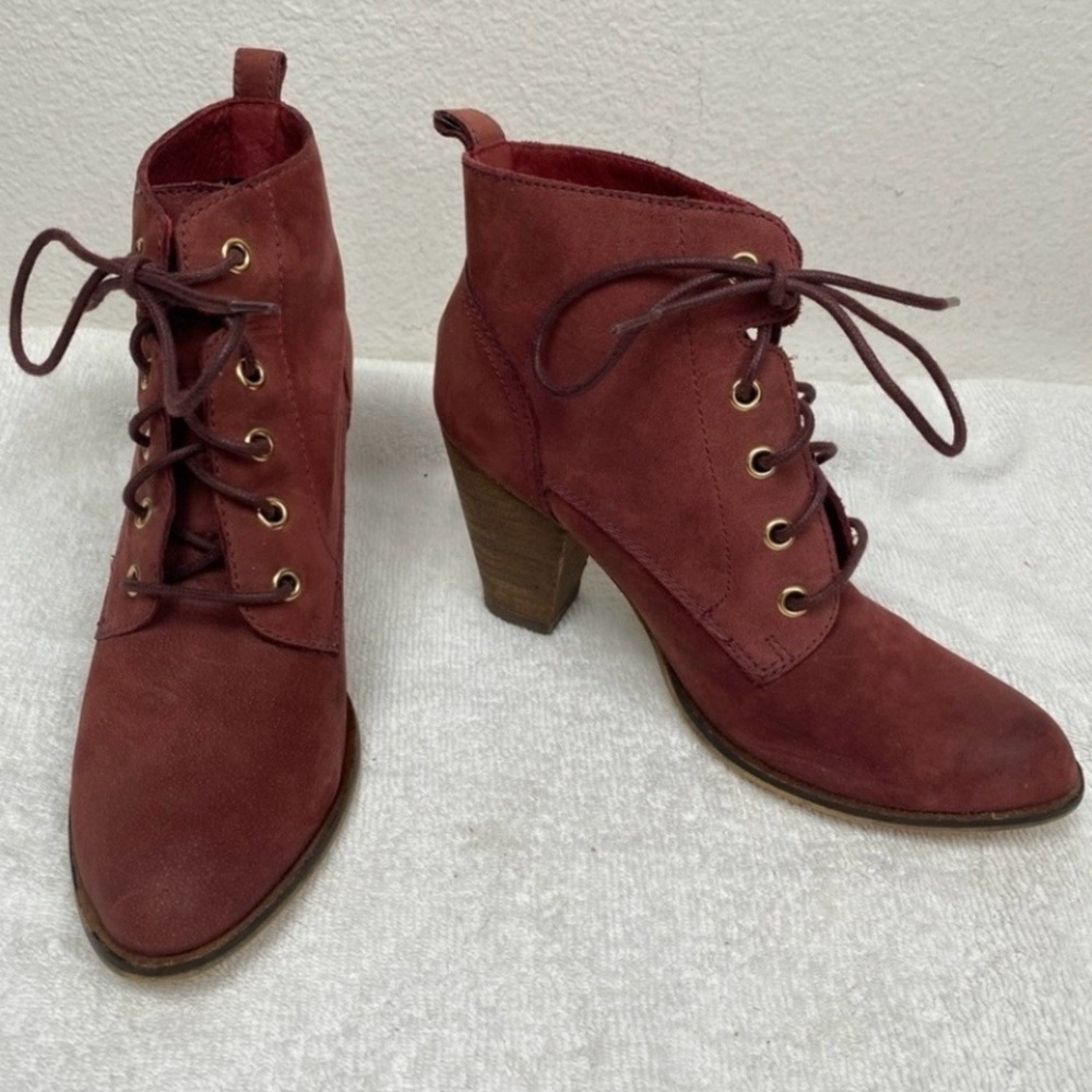 Steve Madden Women's Pennylane Wine Suede Leather Lace Up Heeled Bootie Size 8 - Picture 1 of 15